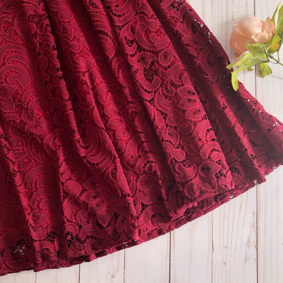 Burgundy lace Skirt - Picture 7 of 8